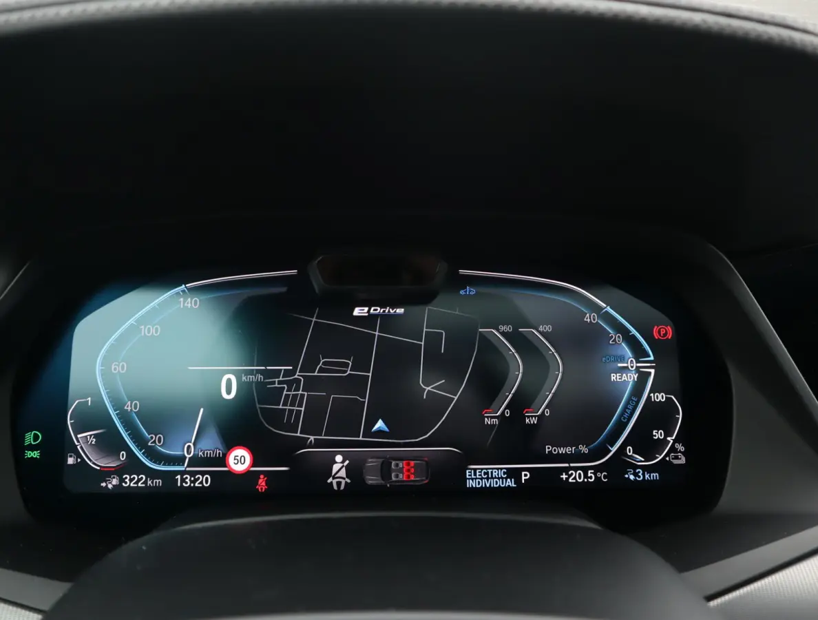 xDrive45e M Sport | Skylounge | Bowers en Wilkins | Softclose | Trekhaak | 22 Inch