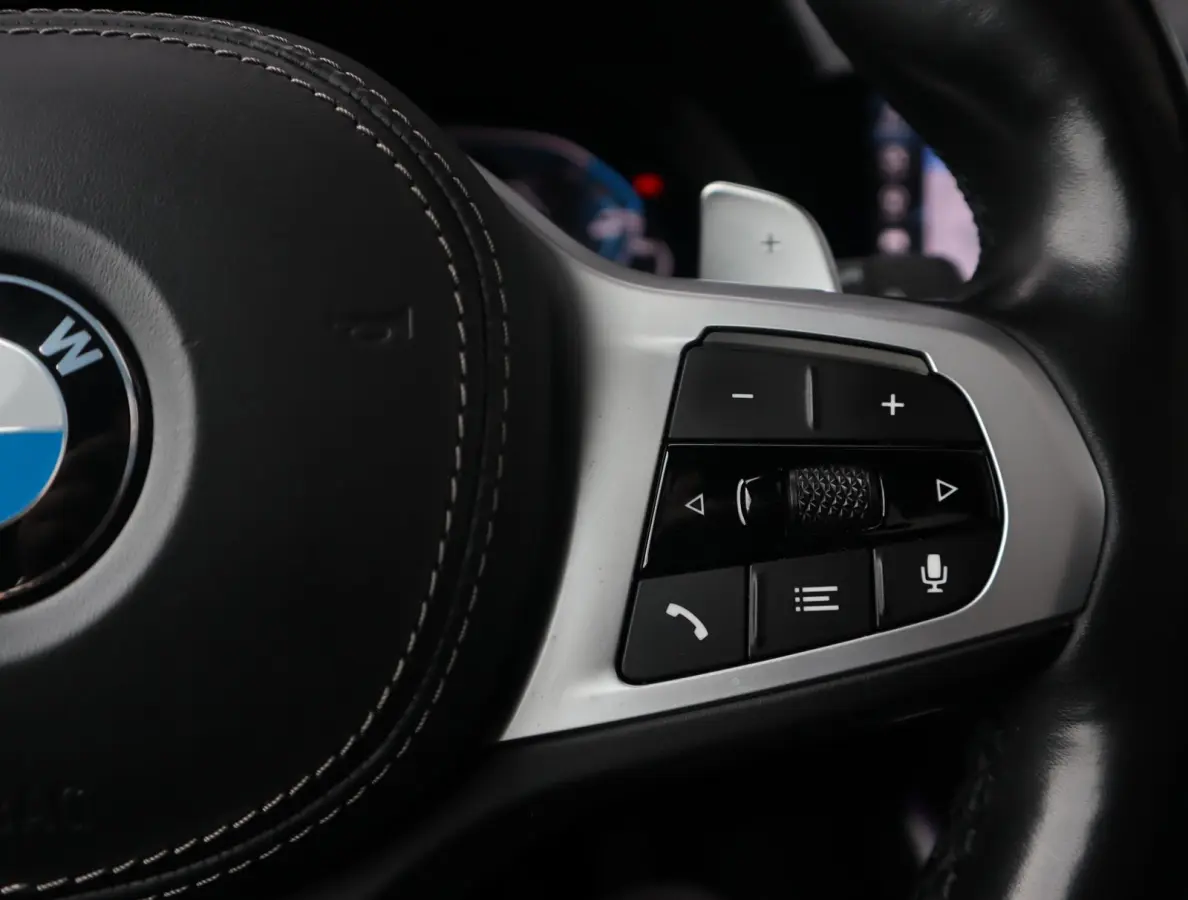 xDrive45e M Sport | Skylounge | Bowers en Wilkins | Softclose | Trekhaak | 22 Inch
