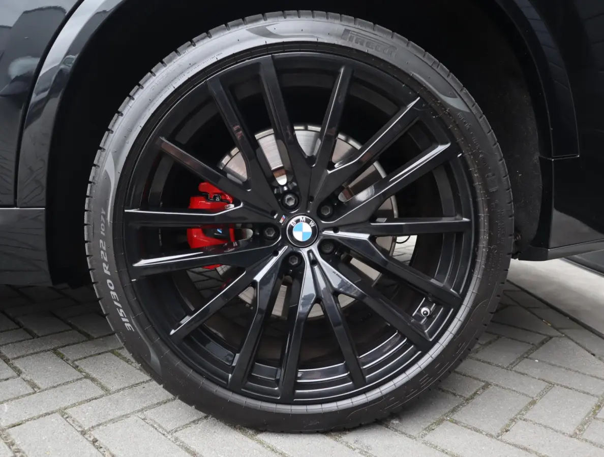 xDrive45e M Sport | Skylounge | Bowers en Wilkins | Softclose | Trekhaak | 22 Inch