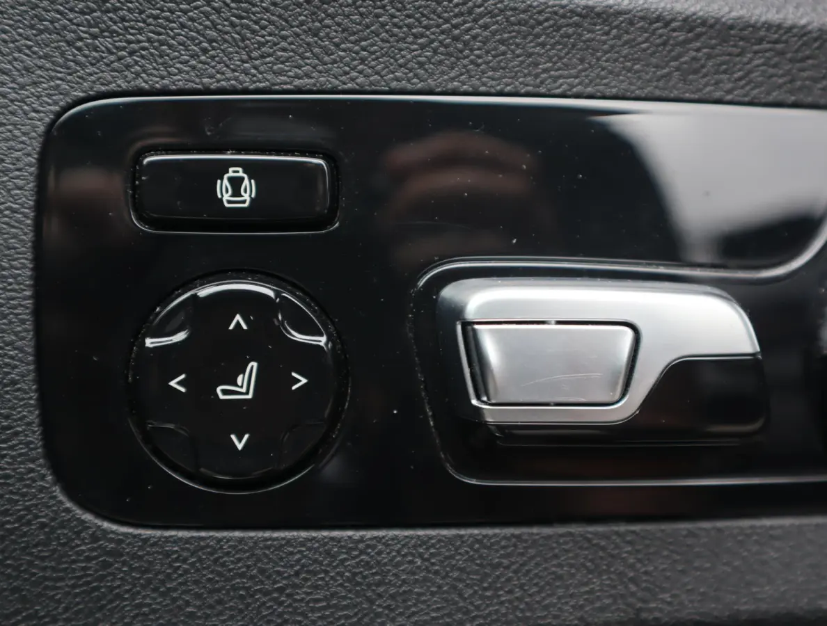 xDrive45e M Sport | Skylounge | Bowers en Wilkins | Softclose | Trekhaak | 22 Inch