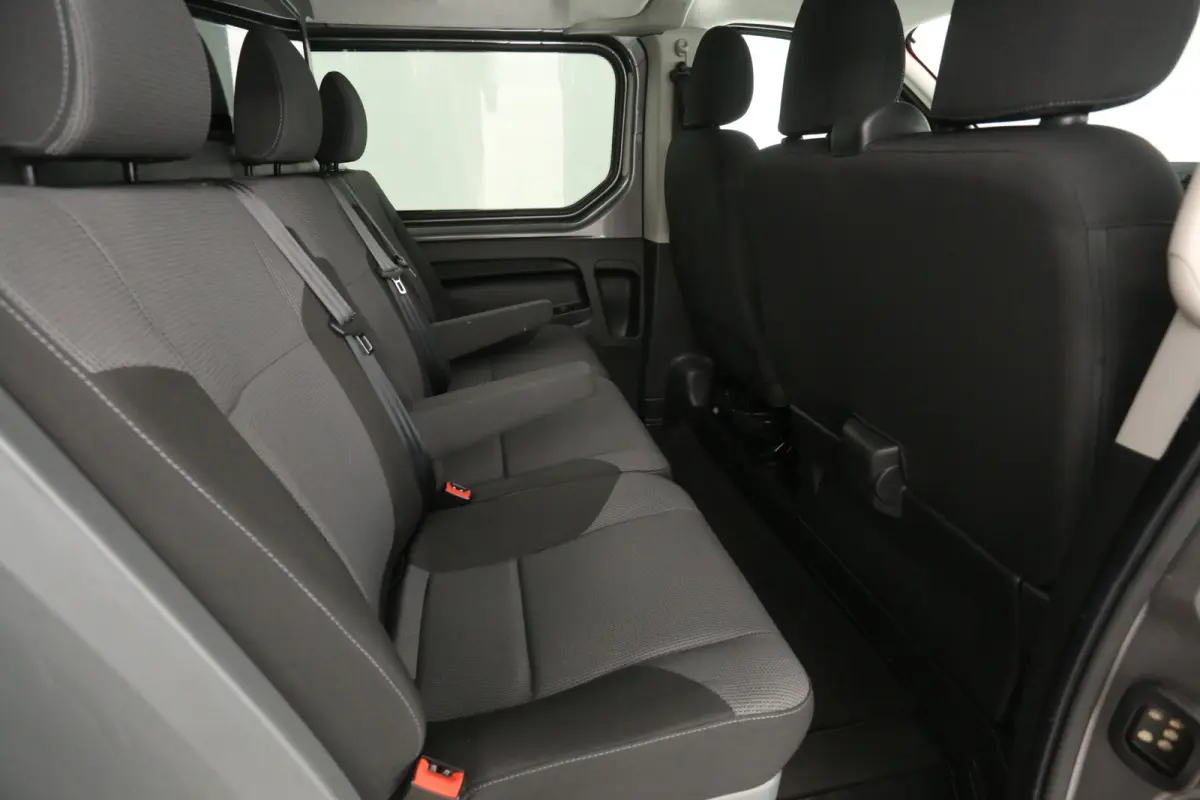 2.0 dCi 145PK T29 L2H1 | DC | 6 Zits | Airco | Cruise | Parkeersens. | Trekhaak | Carplay