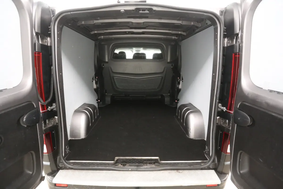 2.0 dCi 145PK T29 L2H1 | DC | 6 Zits | Airco | Cruise | Parkeersens. | Trekhaak | Carplay