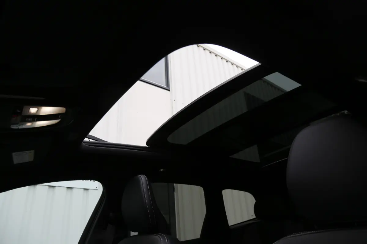 2.0 T6 Plug-in hybrid Long Range AWD Plus Black edition*Perfect Volvo Onderh.*Pano/Elek. Trekhaak/R-Design Stoelen/Stoelverw.V+A/Stuurverw./ACC/Pilot ass./360 Camera/Memorie/BLIS/Parkeersens