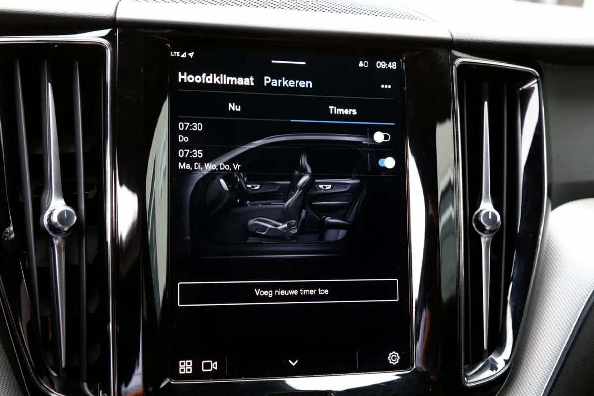 2.0 T6 Plug-in hybrid Long Range AWD Plus Black edition*Perfect Volvo Onderh.*Pano/Elek. Trekhaak/R-Design Stoelen/Stoelverw.V+A/Stuurverw./ACC/Pilot ass./360 Camera/Memorie/BLIS/Parkeersens