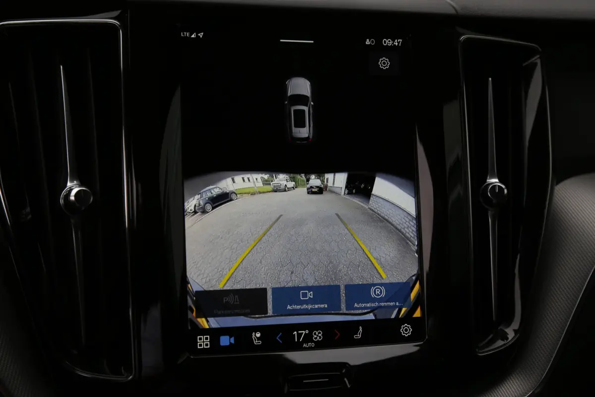 2.0 T6 Plug-in hybrid Long Range AWD Plus Black edition*Perfect Volvo Onderh.*Pano/Elek. Trekhaak/R-Design Stoelen/Stoelverw.V+A/Stuurverw./ACC/Pilot ass./360 Camera/Memorie/BLIS/Parkeersens