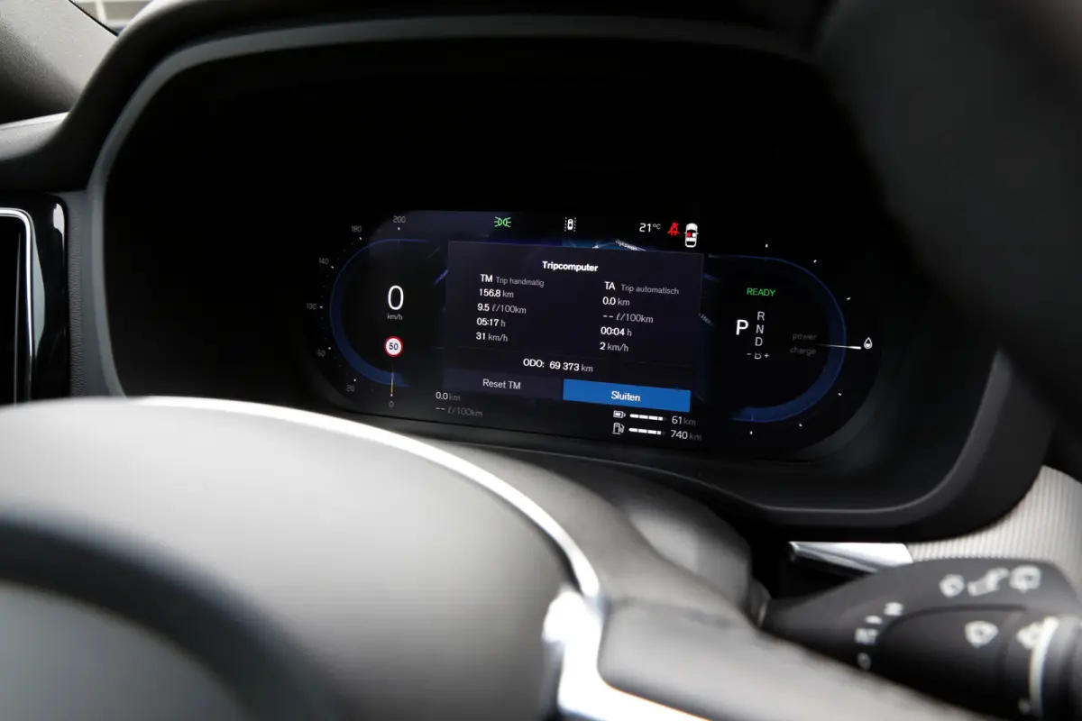 2.0 T6 Plug-in hybrid Long Range AWD Plus Black edition*Perfect Volvo Onderh.*Pano/Elek. Trekhaak/R-Design Stoelen/Stoelverw.V+A/Stuurverw./ACC/Pilot ass./360 Camera/Memorie/BLIS/Parkeersens