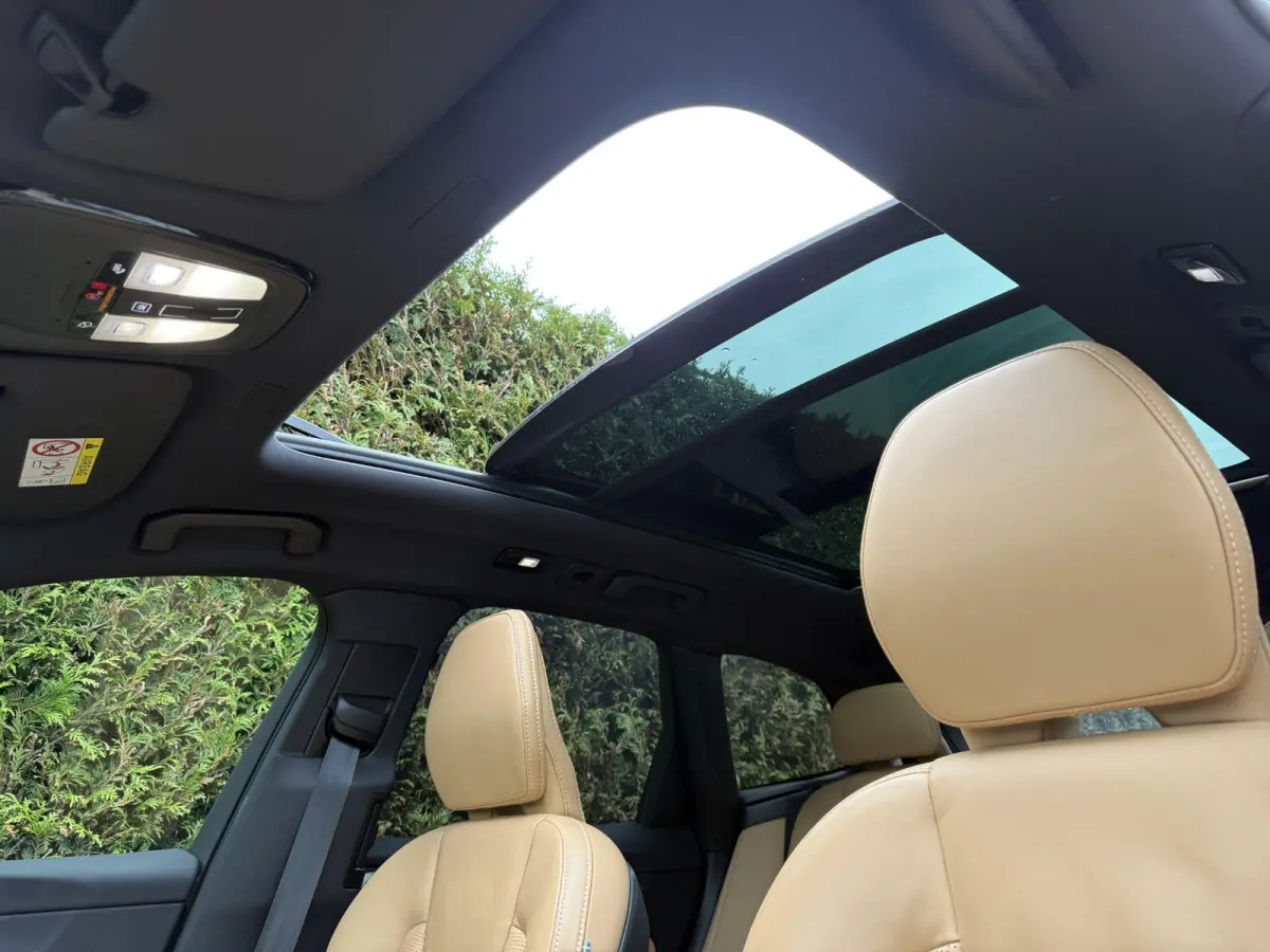 T8 Plug-in hybrid AWD Ultimate Dark | Pano dak | 360 camera | Trekhaak | Luchtvering | Bliss | Keyless | Elektrische stoelen | Bowers & Wilkins audio | Head up display | Stoel en stuur verwa