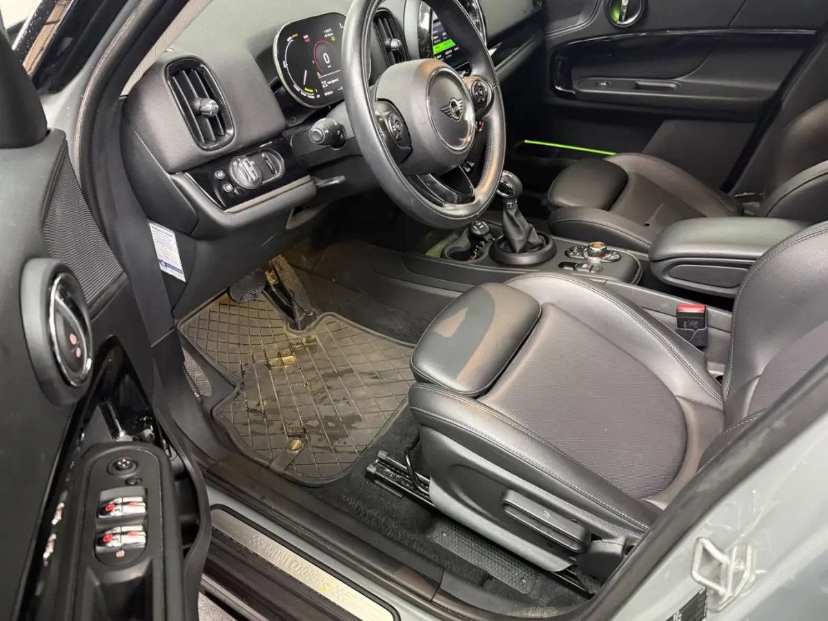 1.5 Cooper ALL4 Leder | St. Verwarming | LED | Navi | Climate & Cruise C. | PDC V&A | Elec. Achterklep | Sportstoelen | 17" LMV |