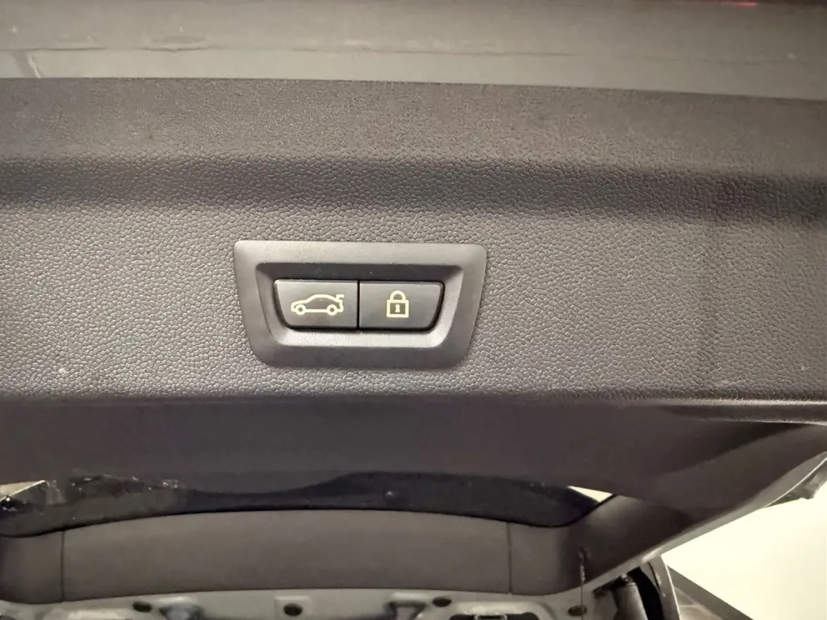 1.5 Cooper ALL4 Leder | St. Verwarming | LED | Navi | Climate & Cruise C. | PDC V&A | Elec. Achterklep | Sportstoelen | 17" LMV |