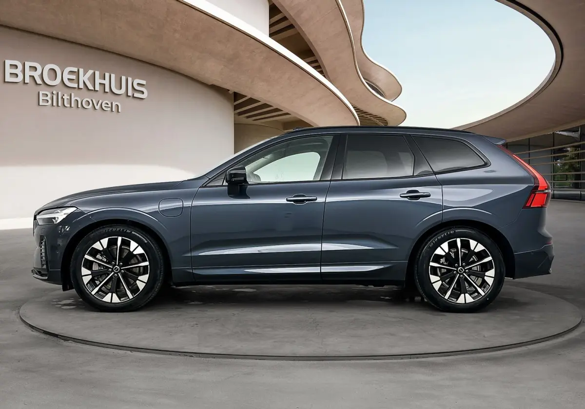 Facelift T6 Plug-in hybrid AWD Ultra Dark | Luchtvering | Trekhaak | Extra Getint Glas | PDC V+A en Camera | BLIS | Panoramadak | Keyless | Stoel + Stuurverwarming | 20inch LM