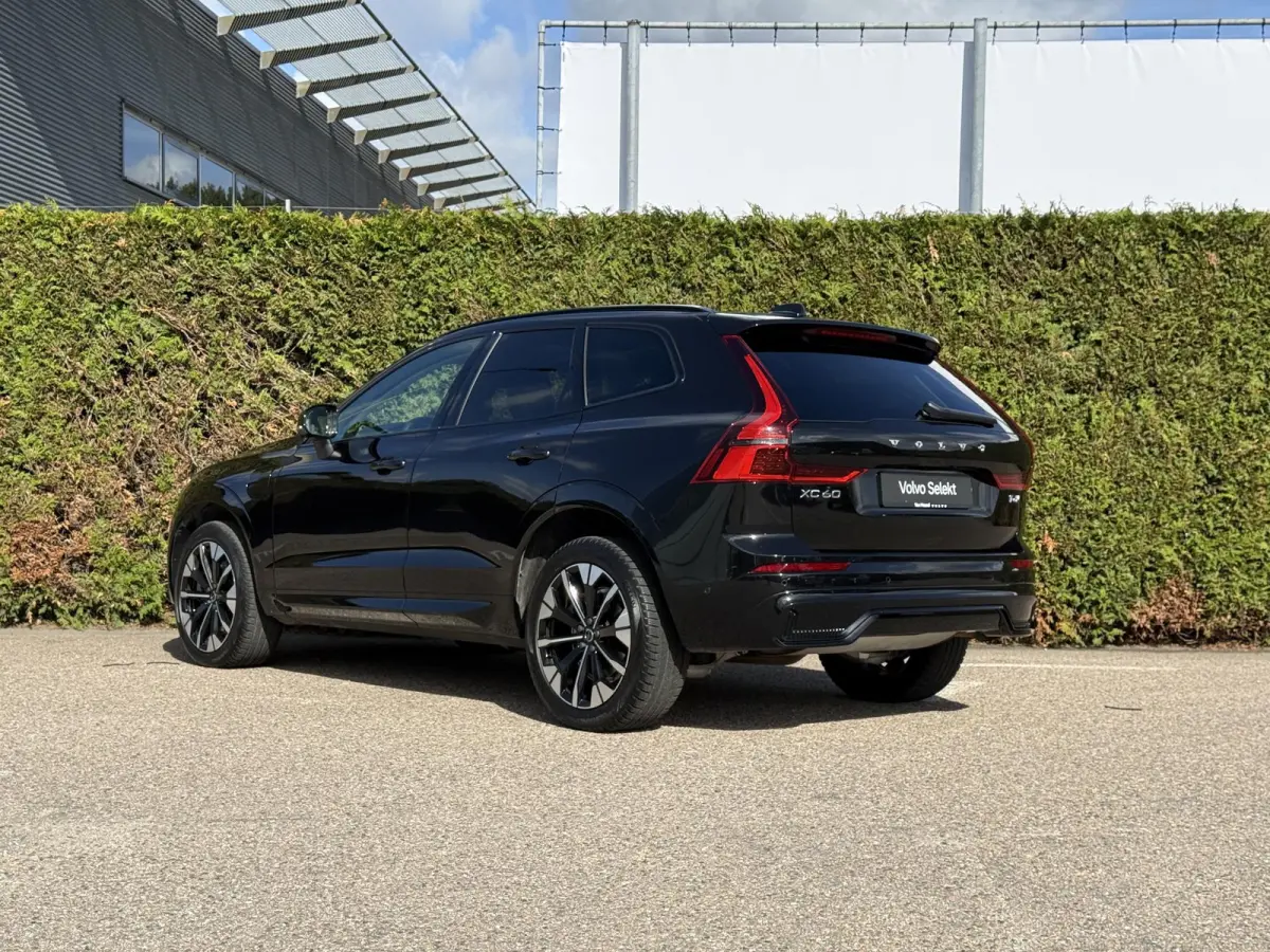 T6 Plug-in hybrid AWD Ultra Dark | Trekhaak | Luchtvering | Pano dak | 360 camera | Bliss | Keyless |