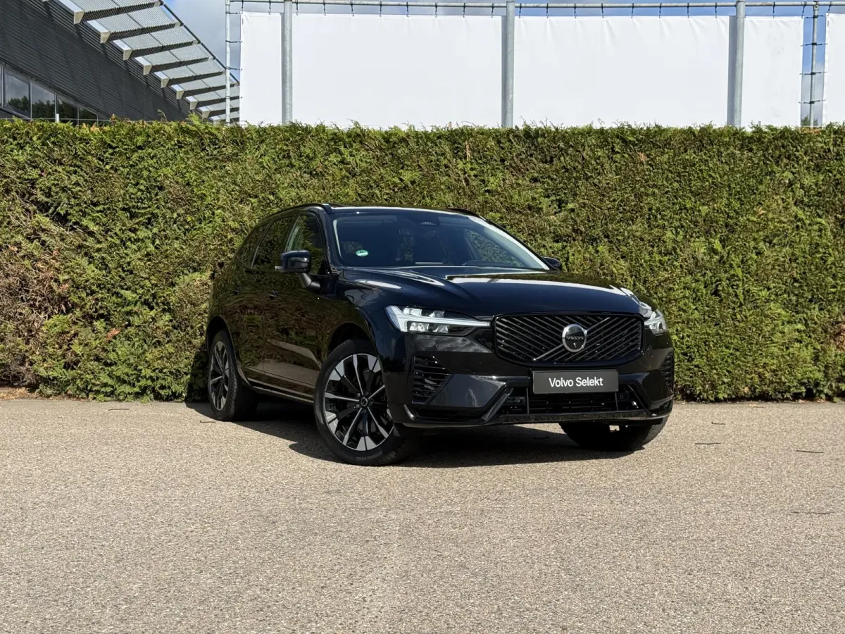 T6 Plug-in hybrid AWD Ultra Dark | Trekhaak | Luchtvering | Pano dak | 360 camera | Bliss | Keyless |