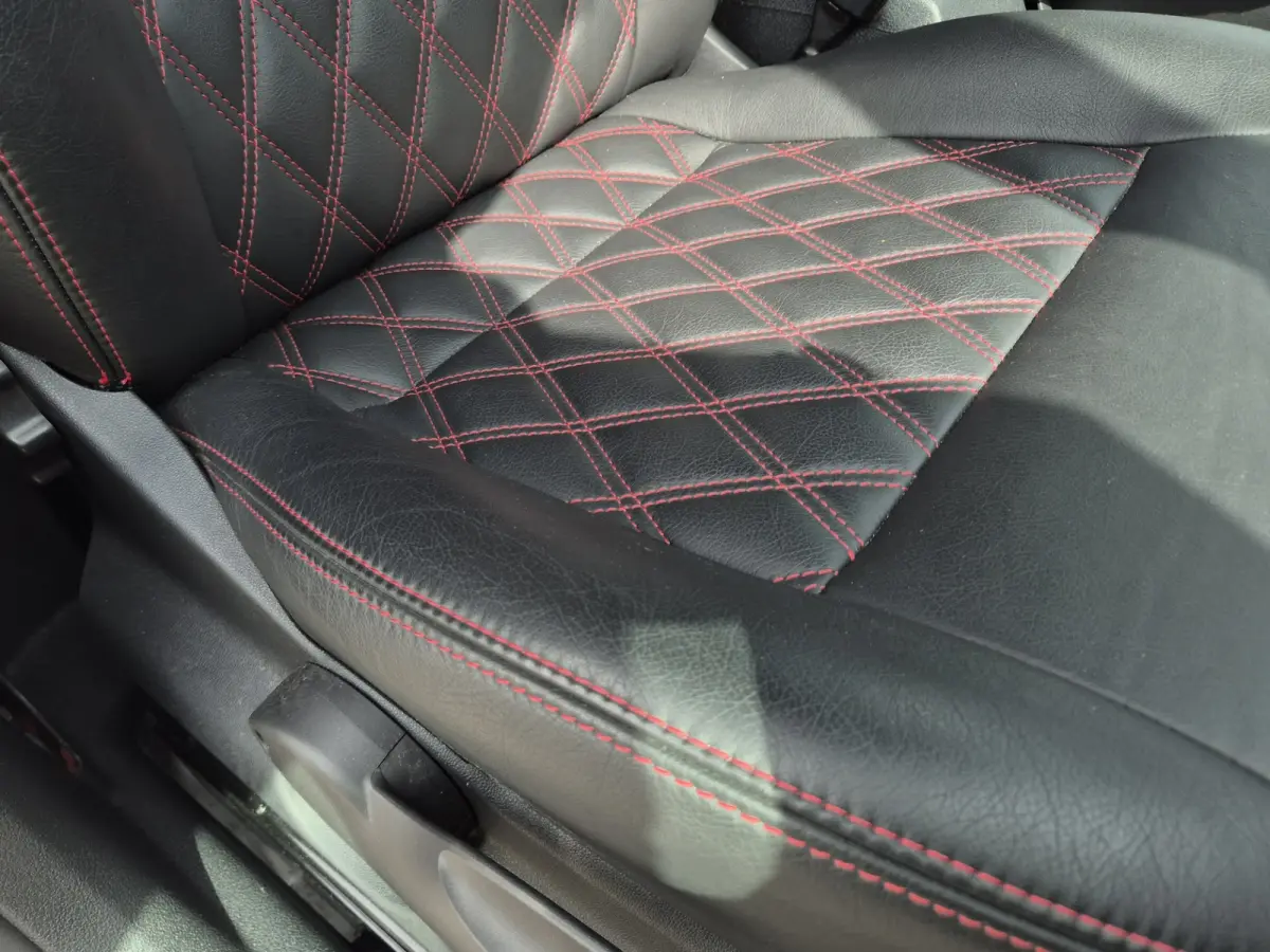 2.0 TDI L1H1 , Airco , 185 pk Leder / Apple carplay / 18 inch.