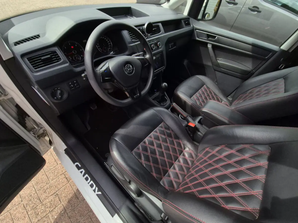 2.0 TDI L1H1 , Airco , 185 pk Leder / Apple carplay / 18 inch.