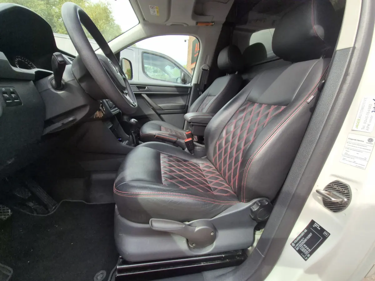 2.0 TDI L1H1 , Airco , 185 pk Leder / Apple carplay / 18 inch.