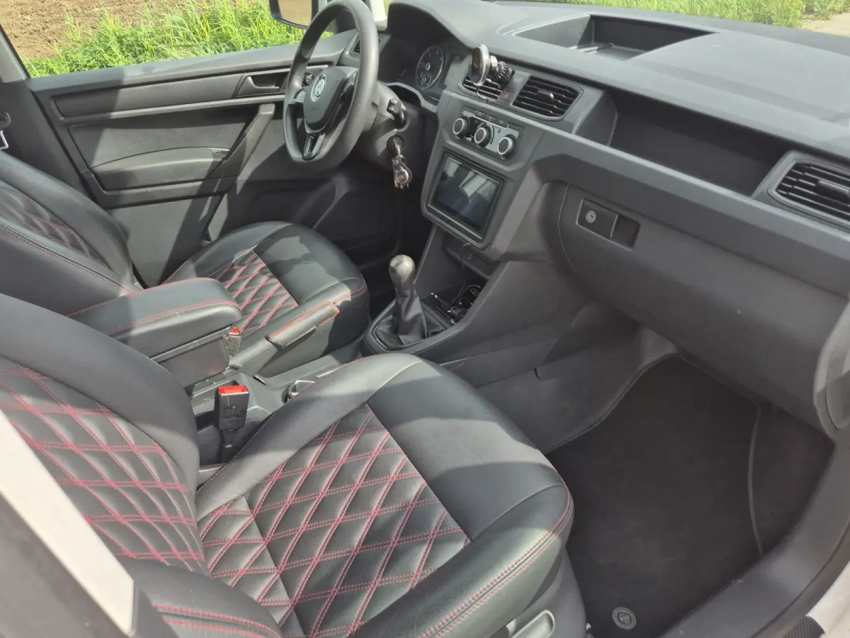 2.0 TDI L1H1 , Airco , 185 pk Leder / Apple carplay / 18 inch.