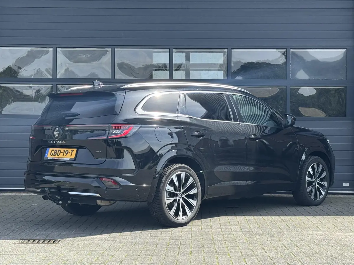 E-TECH FULL HYBRID 200 TECHNO 7-PERS I AUTOMAAT I TREKHAAK (1500KG) I P-CAMERA I APPLE CARPLAY