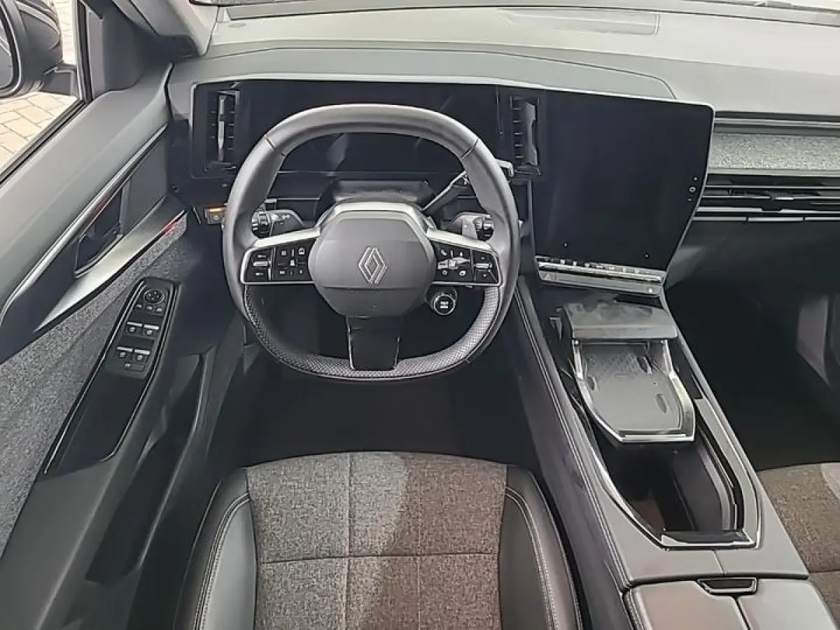 E-TECH FULL HYBRID 200 TECHNO 7-PERS I AUTOMAAT I TREKHAAK (1500KG) I P-CAMERA I APPLE CARPLAY