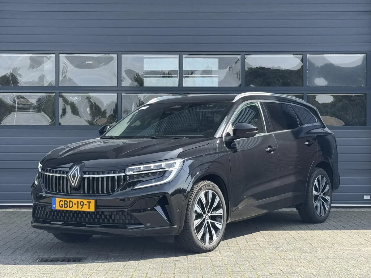 E-TECH FULL HYBRID 200 TECHNO 7-PERS I AUTOMAAT I TREKHAAK (1500KG) I P-CAMERA I APPLE CARPLAY