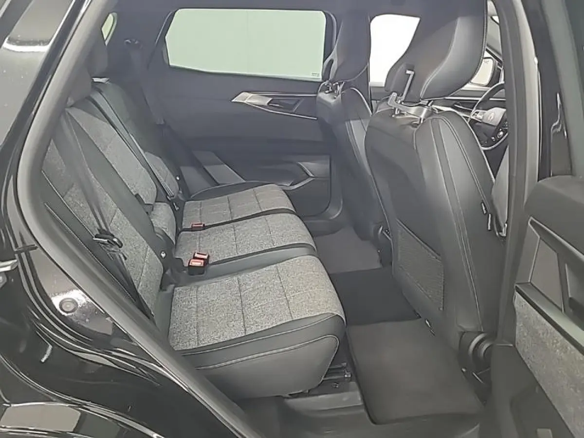 E-TECH FULL HYBRID 200 TECHNO 7-PERS I AUTOMAAT I TREKHAAK (1500KG) I P-CAMERA I APPLE CARPLAY