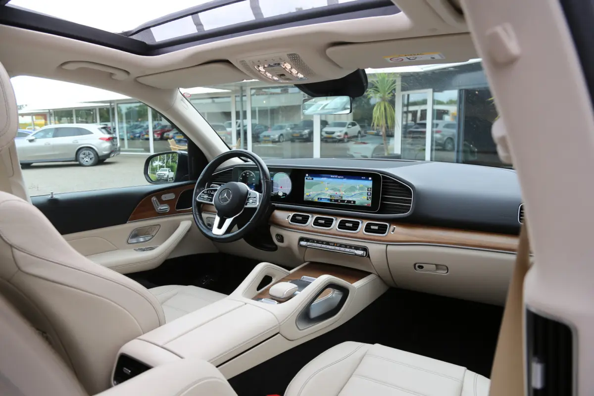 350 e PHEV Plug in 4MATIC Premium*Perfect MB Onderh.*BTW*1ste Eig*Luchtvering/Elek. Trekhaak/Pano/ACC met stuurhulp/360/Stoelverw./Stuurverw./MBUX/LED/Elek. Klep/Standkachel/Dodehoek/Rijstro
