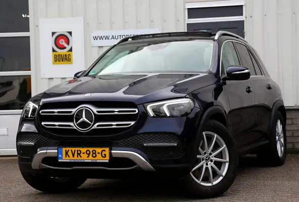 350 e PHEV Plug in 4MATIC Premium*Perfect MB Onderh.*BTW*1ste Eig*Luchtvering/Elek. Trekhaak/Pano/ACC met stuurhulp/360/Stoelverw./Stuurverw./MBUX/LED/Elek. Klep/Standkachel/Dodehoek/Rijstro