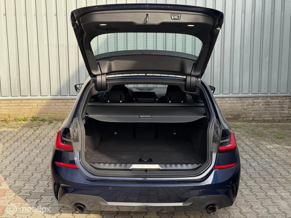 330e xDrive | M | Shadow Line |Alcantara