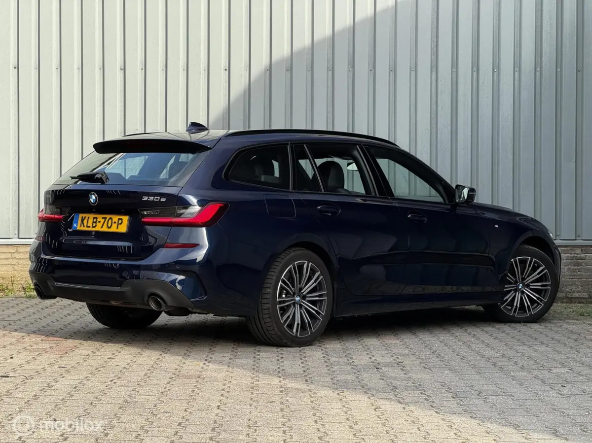 330e xDrive | M | Shadow Line |Alcantara