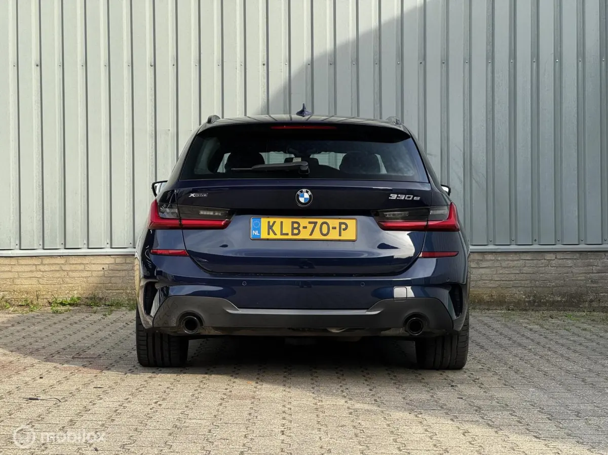 330e xDrive | M | Shadow Line |Alcantara