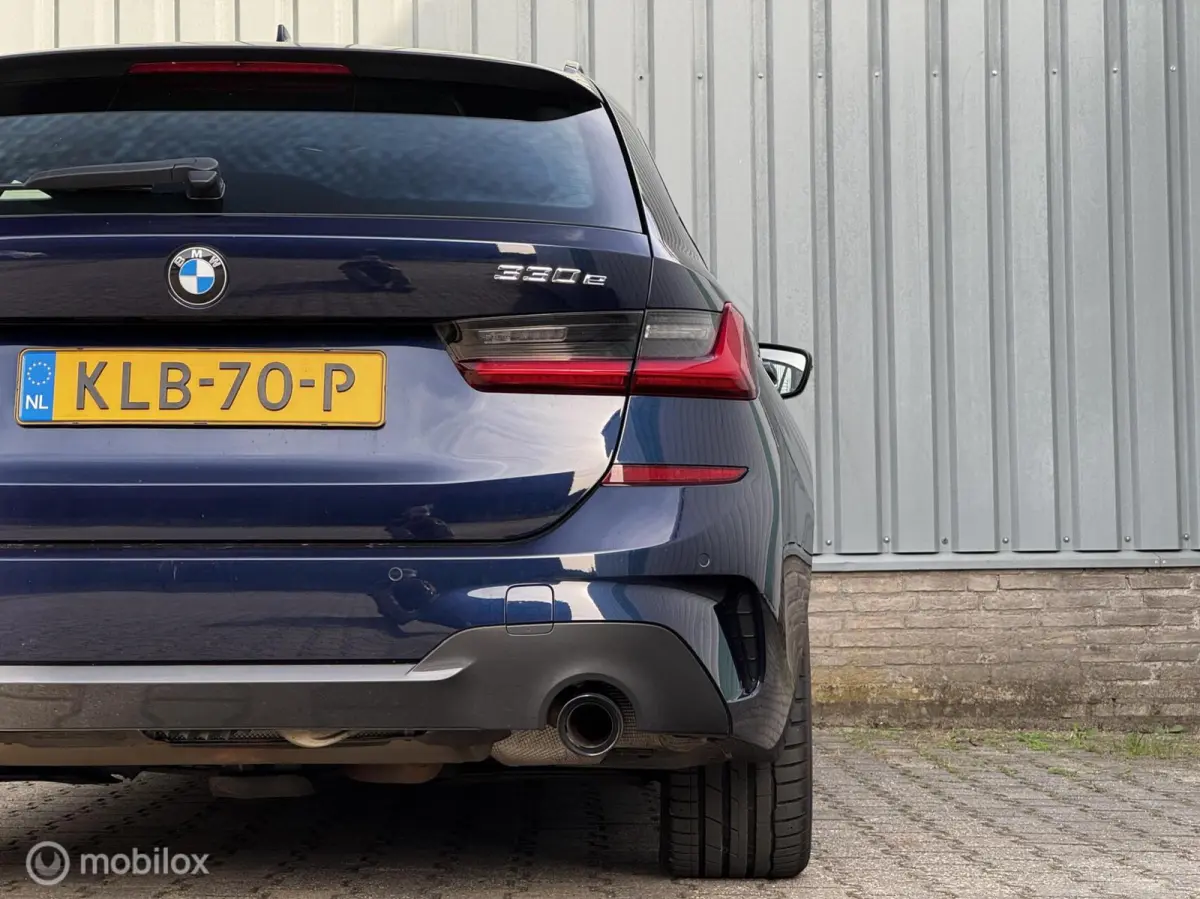 330e xDrive | M | Shadow Line |Alcantara