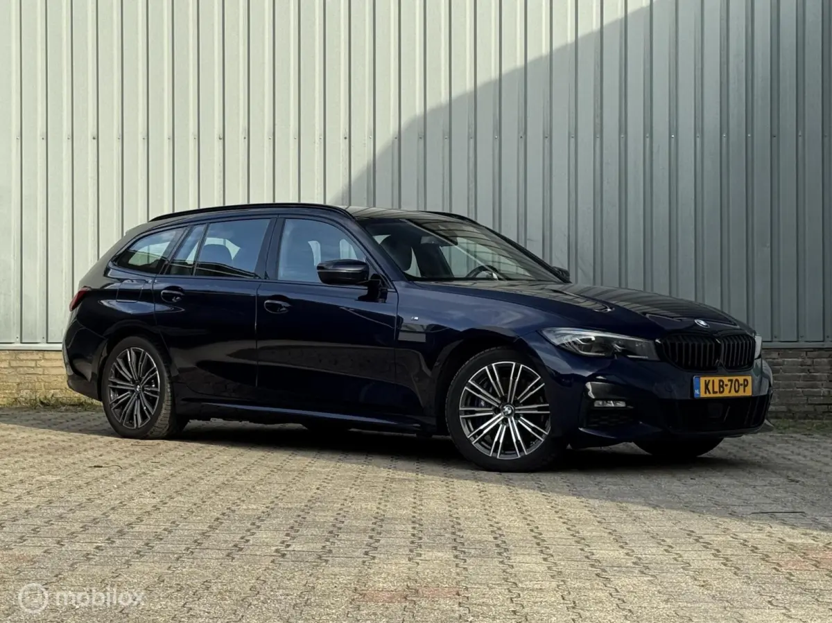 330e xDrive | M | Shadow Line |Alcantara