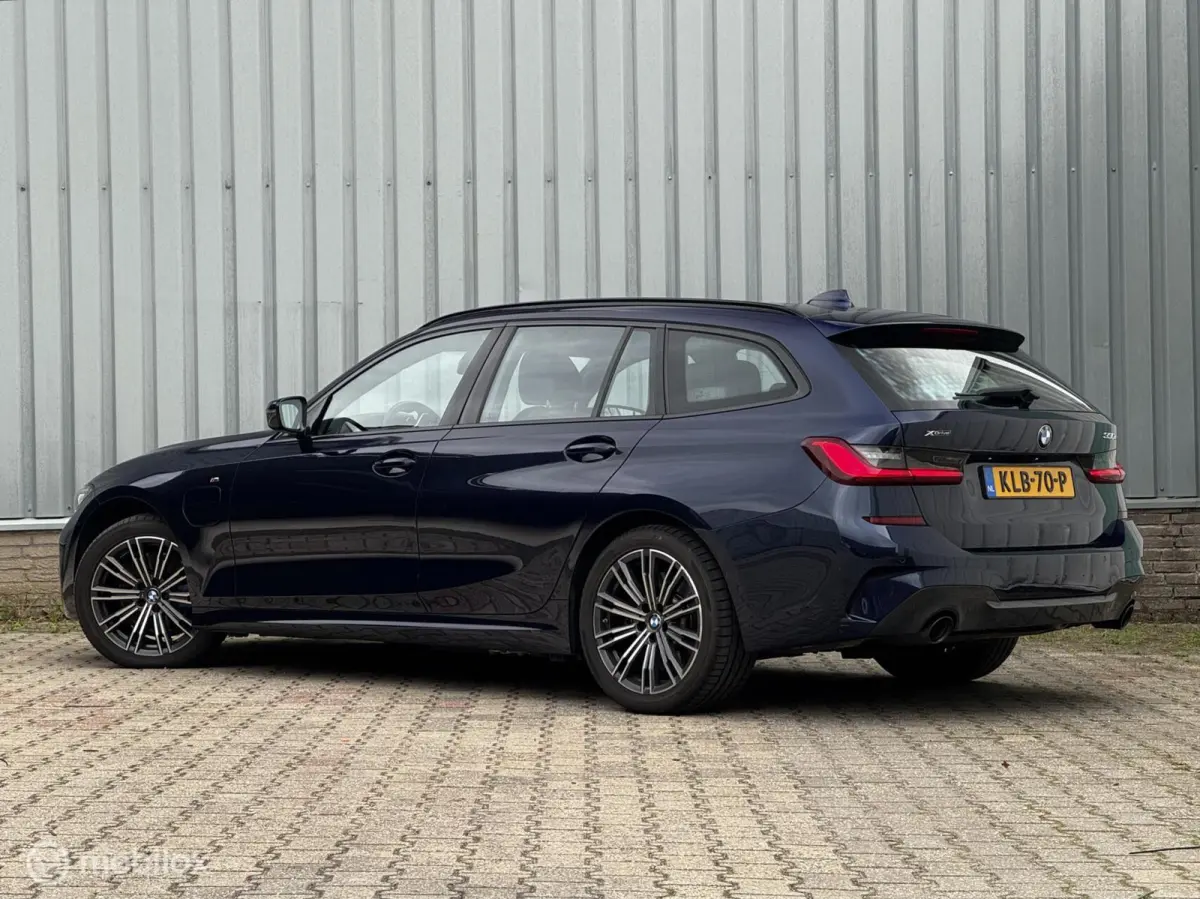 330e xDrive | M | Shadow Line |Alcantara