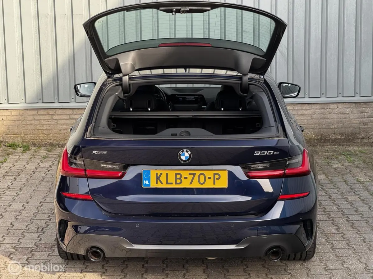 330e xDrive | M | Shadow Line |Alcantara