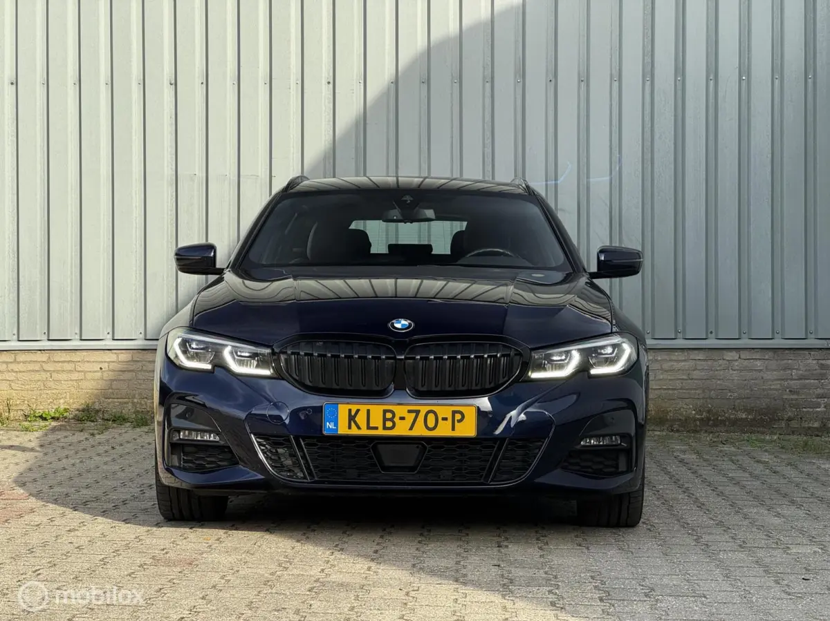 330e xDrive | M | Shadow Line |Alcantara