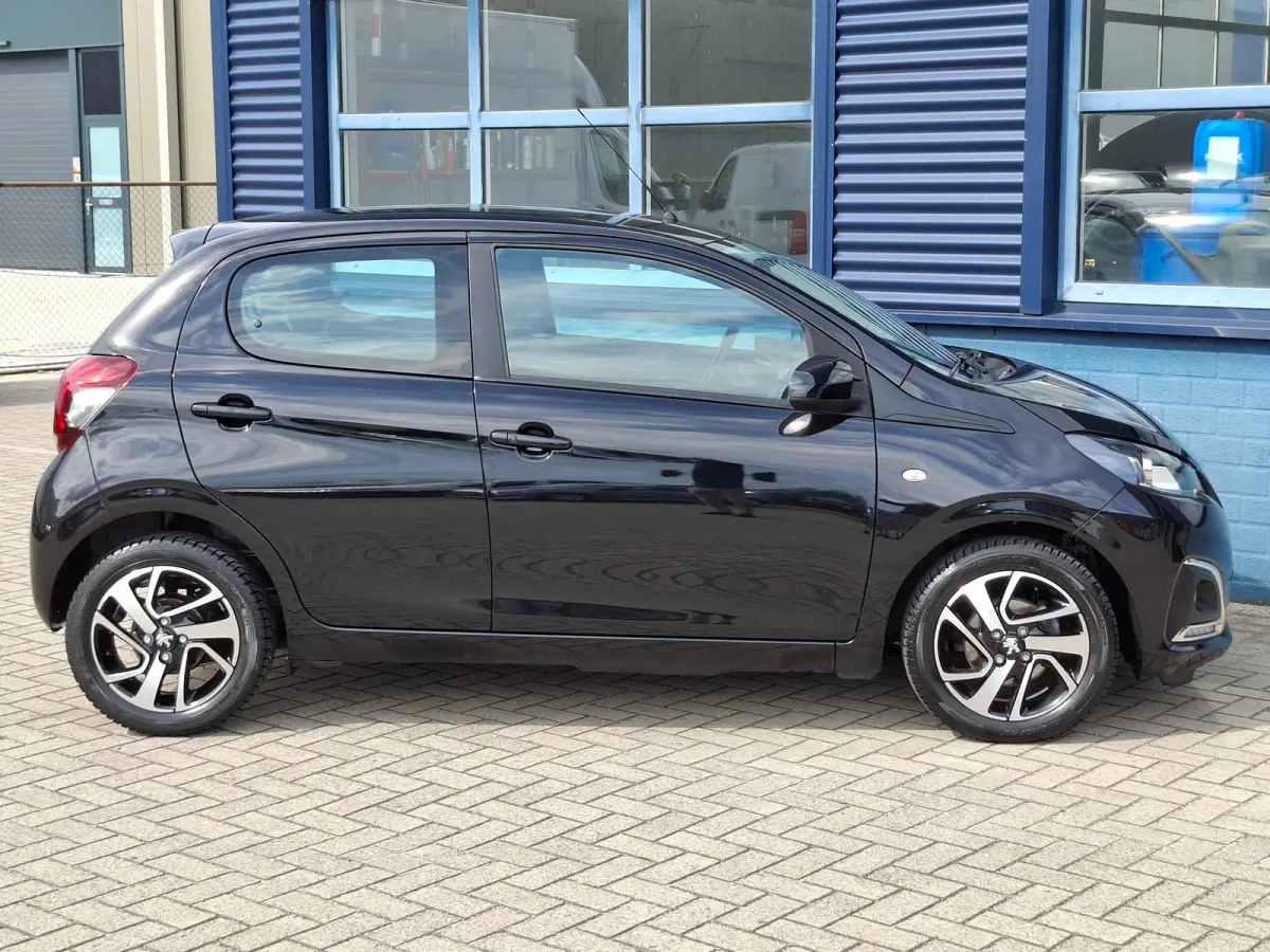 1.0 e-VTi Allure | Achterbank in delen neerklapbaar | Achteruitrijcamera | Apple Carplay/Android Auto|telefoonintegratie premiumApple carplay en androidauto ,achteruitcamera , climate regeli