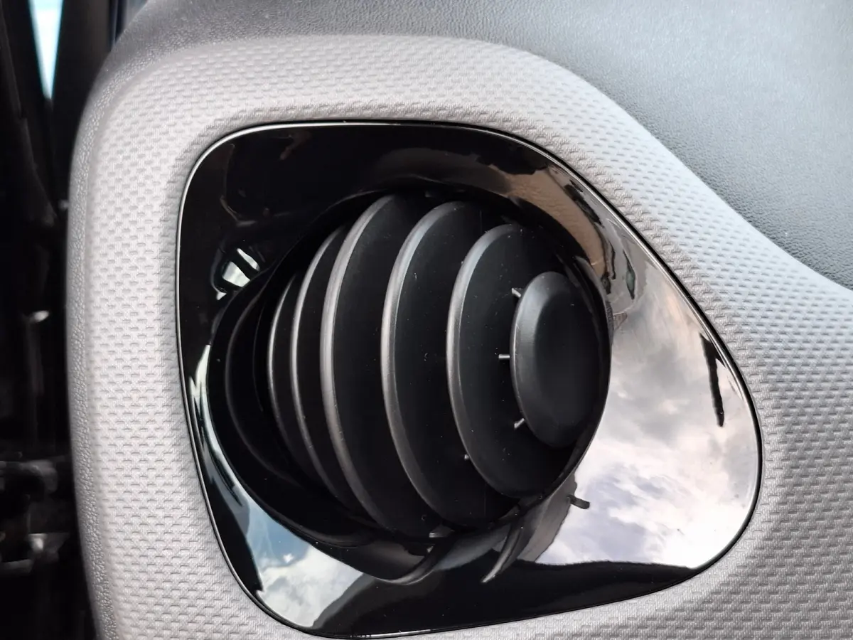 1.0 e-VTi Allure | Achterbank in delen neerklapbaar | Achteruitrijcamera | Apple Carplay/Android Auto|telefoonintegratie premiumApple carplay en androidauto ,achteruitcamera , climate regeli