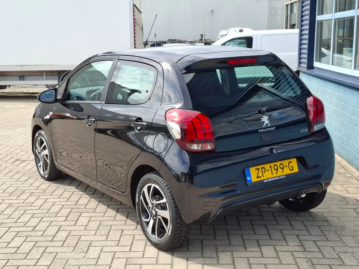 1.0 e-VTi Allure | Achterbank in delen neerklapbaar | Achteruitrijcamera | Apple Carplay/Android Auto|telefoonintegratie premiumApple carplay en androidauto ,achteruitcamera , climate regeli