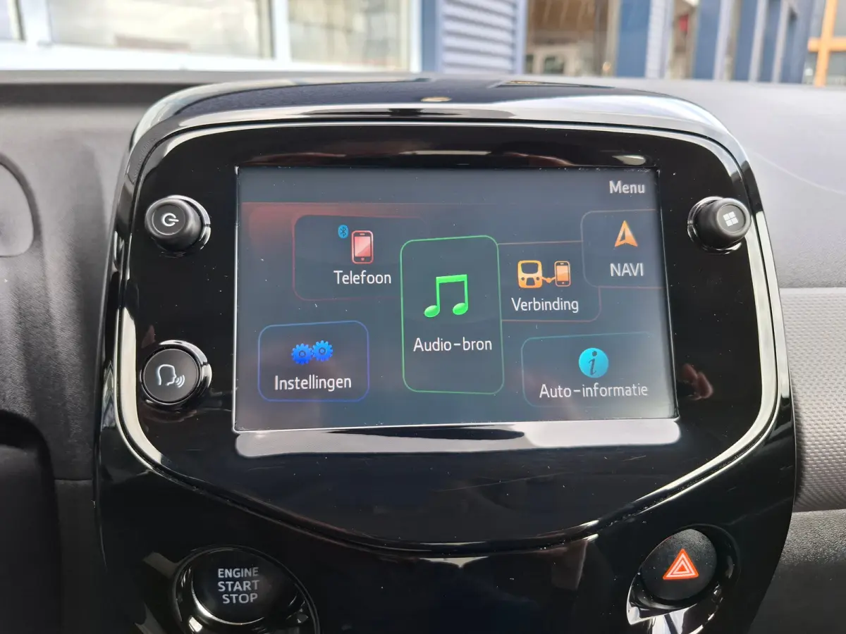 1.0 e-VTi Allure | Achterbank in delen neerklapbaar | Achteruitrijcamera | Apple Carplay/Android Auto|telefoonintegratie premiumApple carplay en androidauto ,achteruitcamera , climate regeli