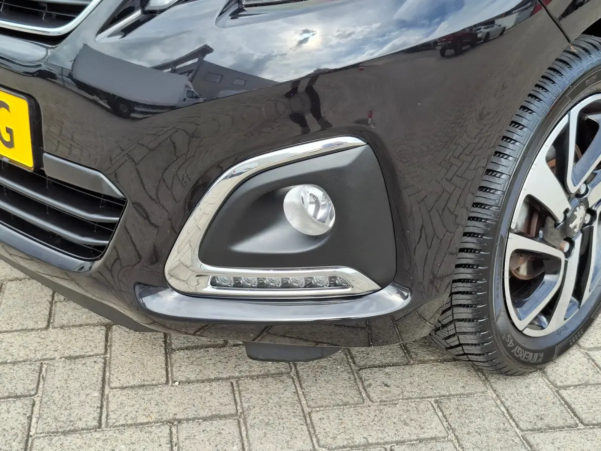 1.0 e-VTi Allure | Achterbank in delen neerklapbaar | Achteruitrijcamera | Apple Carplay/Android Auto|telefoonintegratie premiumApple carplay en androidauto ,achteruitcamera , climate regeli