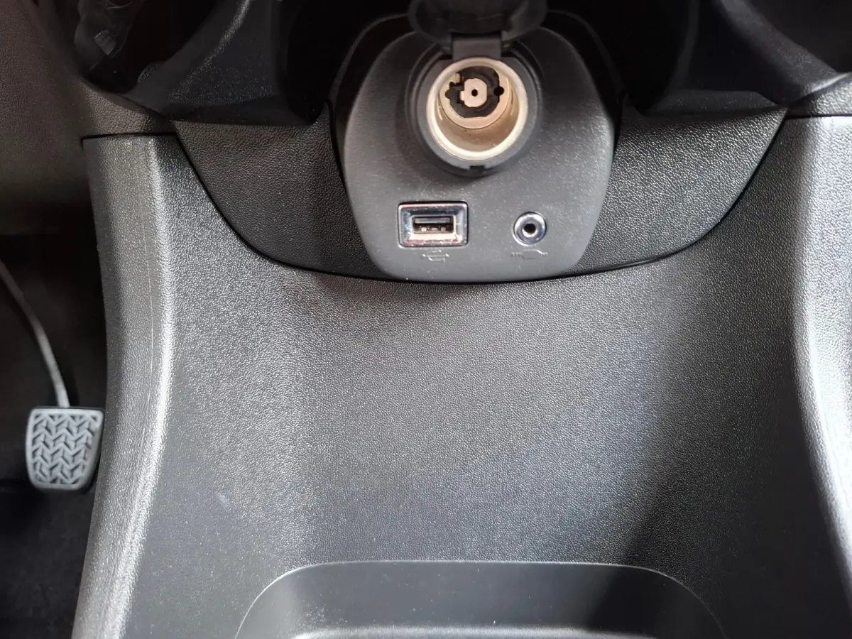 1.0 e-VTi Allure | Achterbank in delen neerklapbaar | Achteruitrijcamera | Apple Carplay/Android Auto|telefoonintegratie premiumApple carplay en androidauto ,achteruitcamera , climate regeli
