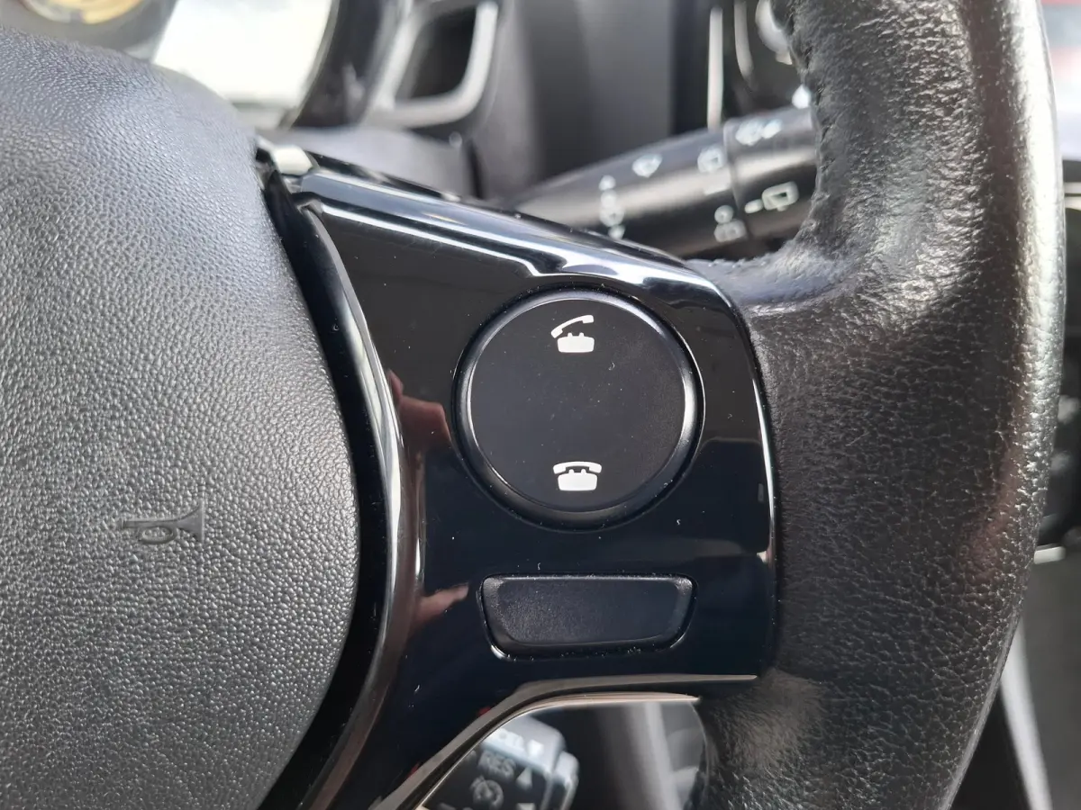 1.0 e-VTi Allure | Achterbank in delen neerklapbaar | Achteruitrijcamera | Apple Carplay/Android Auto|telefoonintegratie premiumApple carplay en androidauto ,achteruitcamera , climate regeli