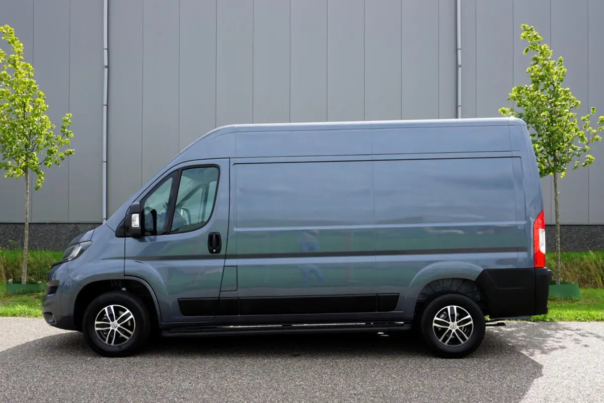 35 2.2 MultiJet L2H2 in Nieuwstaat |Trekhaak |Camera |Dode-hoek sensoren |Cruise |Carplay |Android auto |3500 KG |1e eigenaar |Climate control |EURO6 |140 pk |Mooie camperbasis