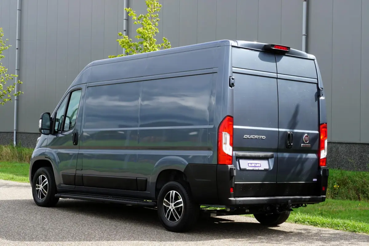 35 2.2 MultiJet L2H2 in Nieuwstaat |Trekhaak |Camera |Dode-hoek sensoren |Cruise |Carplay |Android auto |3500 KG |1e eigenaar |Climate control |EURO6 |140 pk |Mooie camperbasis