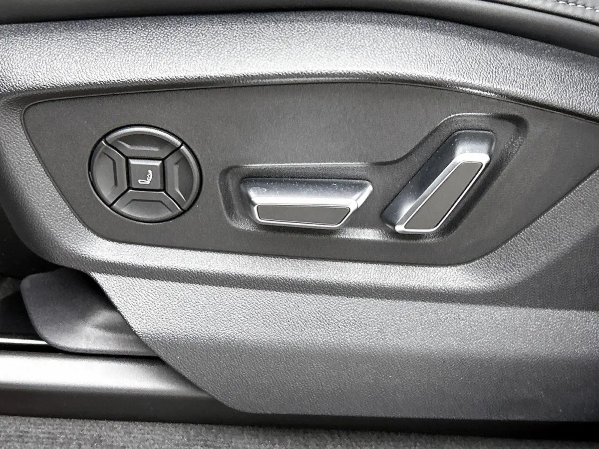 60 TFSI e quattro Pro Line S Competition 490 PK | Maxton Pakket | S-line | 360 Camera | Panoramadak | Vierwielbesturing | Bang & Olufsen Advanced 3D | Climate Control | Navigatie | Trekhaak 