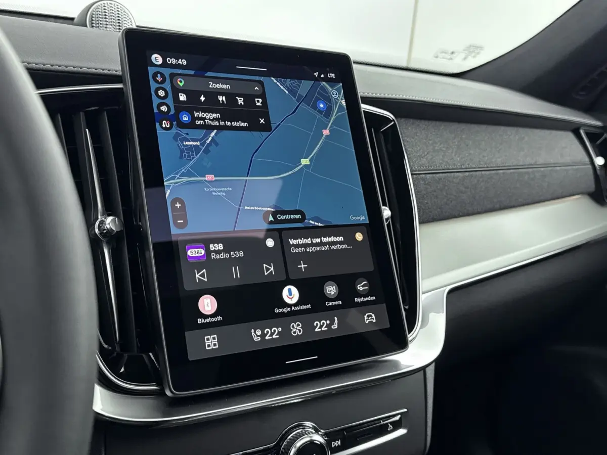 Ultra Black Edition Recharge Plug-In Hybrid AWD | Luchtvering | Bower & Wilkins | Panoramadak | 22 inch LM | Stoel Massage - Ventilatie - Verwarming | PDC + 360 camera | HUD | BLIS |