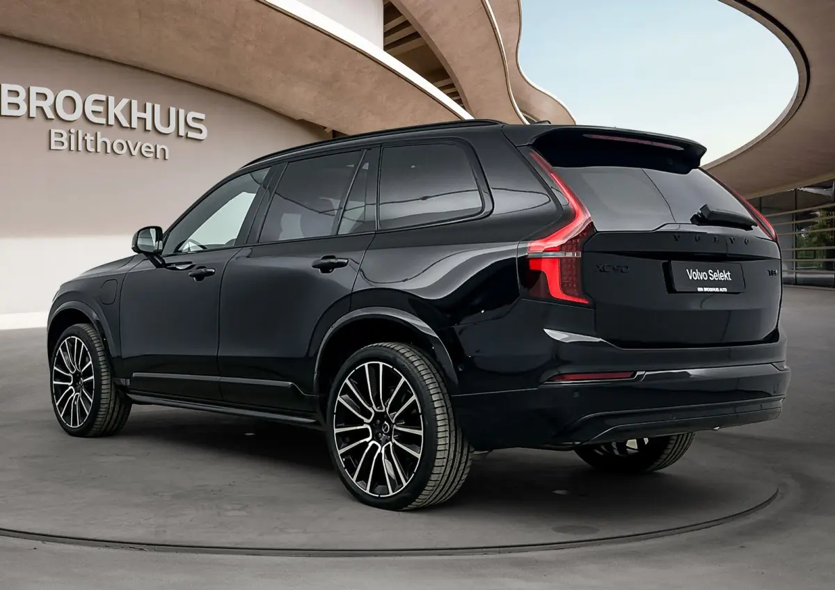 Ultra Black Edition Recharge Plug-In Hybrid AWD | Luchtvering | Bower & Wilkins | Panoramadak | 22 inch LM | Stoel Massage - Ventilatie - Verwarming | PDC + 360 camera | HUD | BLIS |