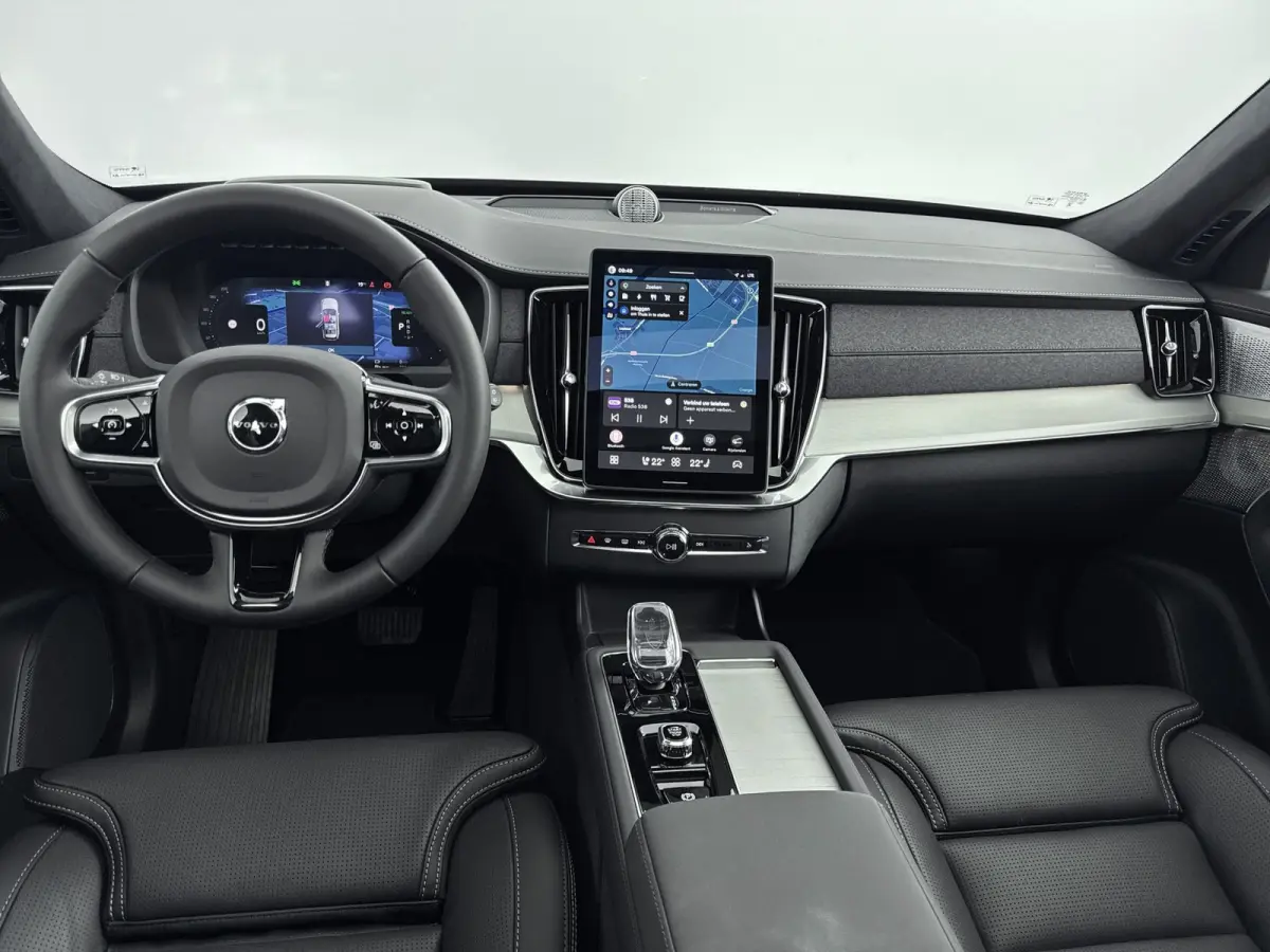 Ultra Black Edition Recharge Plug-In Hybrid AWD | Luchtvering | Bower & Wilkins | Panoramadak | 22 inch LM | Stoel Massage - Ventilatie - Verwarming | PDC + 360 camera | HUD | BLIS |