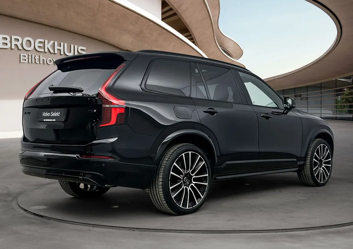 Ultra Black Edition Recharge Plug-In Hybrid AWD | Luchtvering | Bower & Wilkins | Panoramadak | 22 inch LM | Stoel Massage - Ventilatie - Verwarming | PDC + 360 camera | HUD | BLIS |