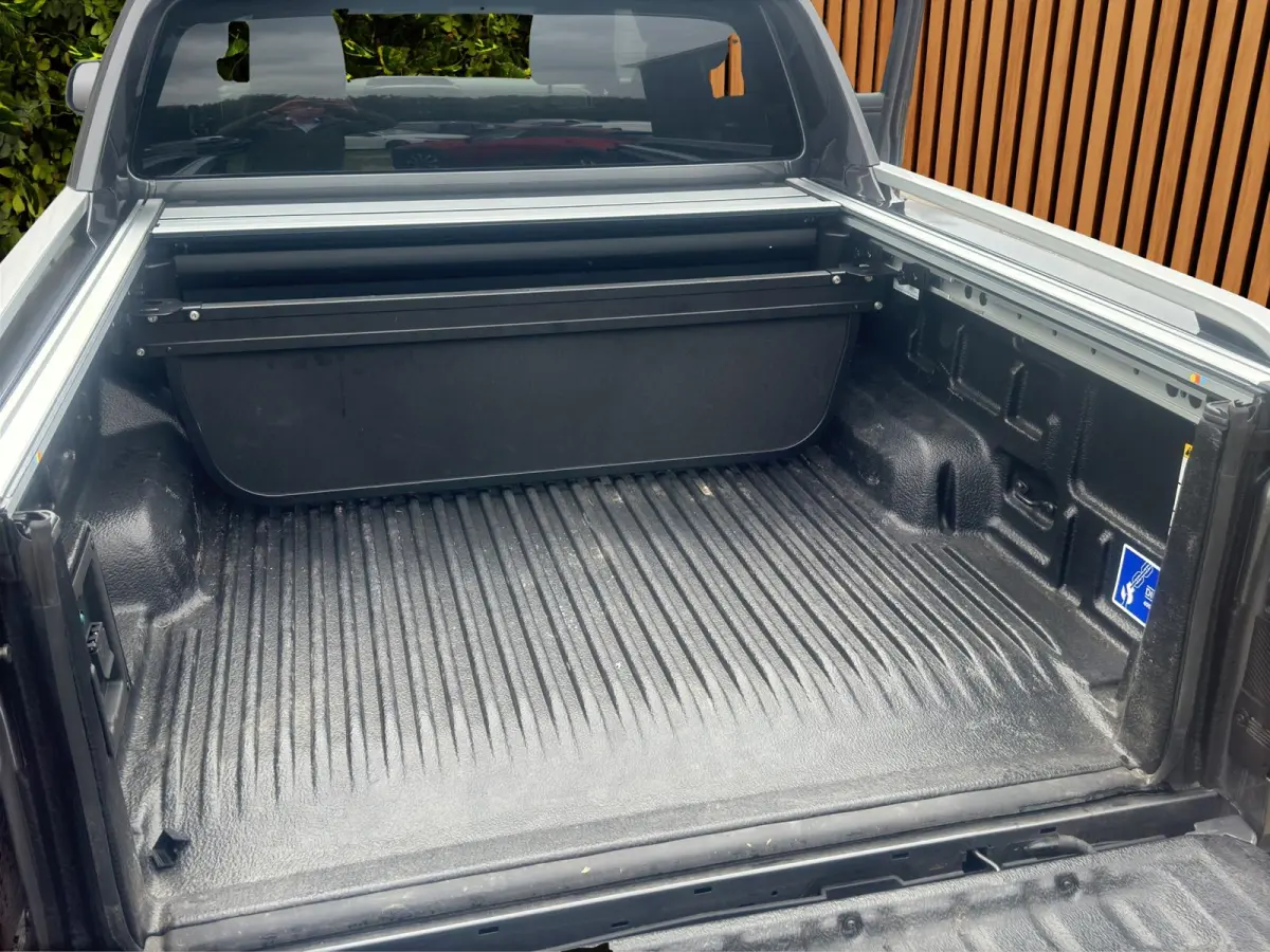 Wildtrak Dubbel Cabine Plug-in Hybride Raptor Edition | Bullbar | Black Pack | LED | 5 pers. | Uniek!