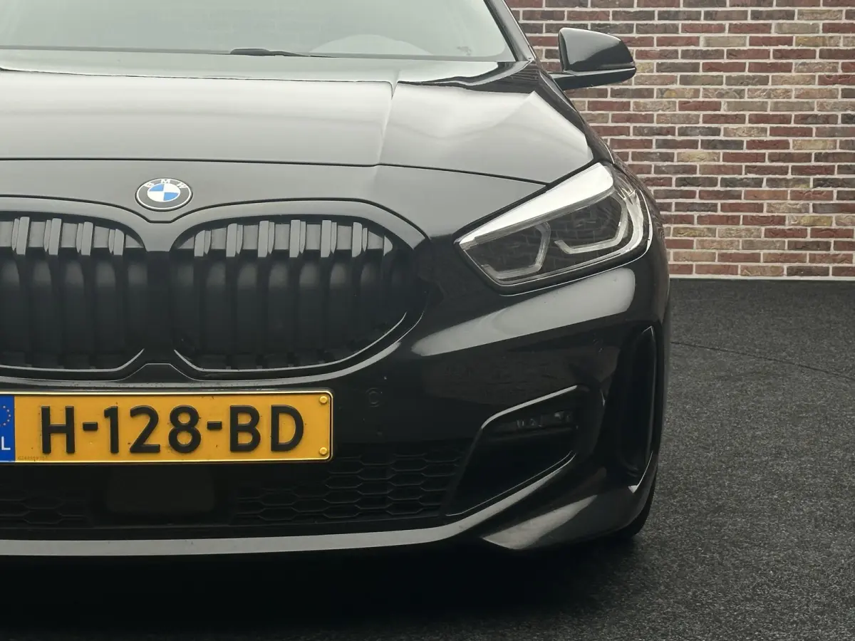 118i Executive Edition M-pakket| Virtual